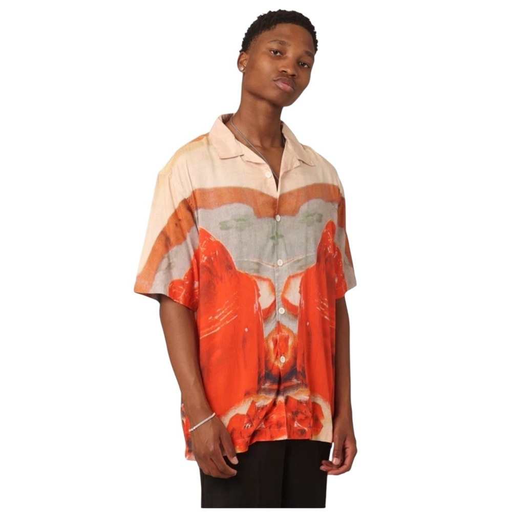 Market Men’s Entertainment‎ SS button down Size Medium